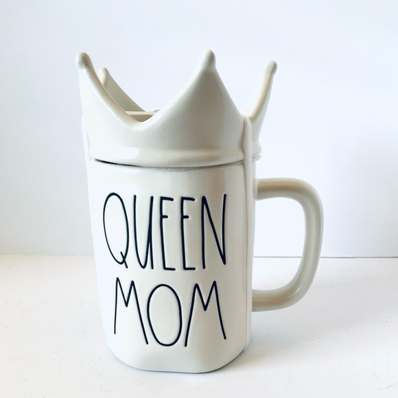 Rae Dunn “Queen Mom” Mug - Picture 1 of 1
